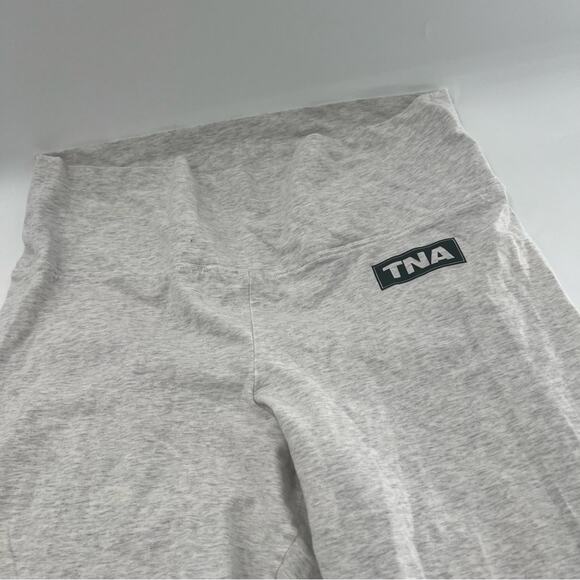 Aritzia TNA Tnachill Atmosphere Hi Rise 7/8 Leggings Heather Gray White - Picture 3 of 6